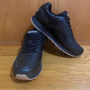 Reebok white and beige size 6